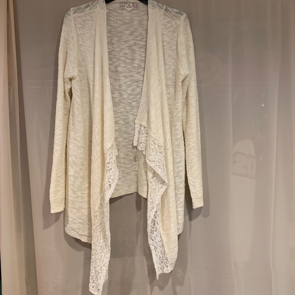 Cardigan with lace details
